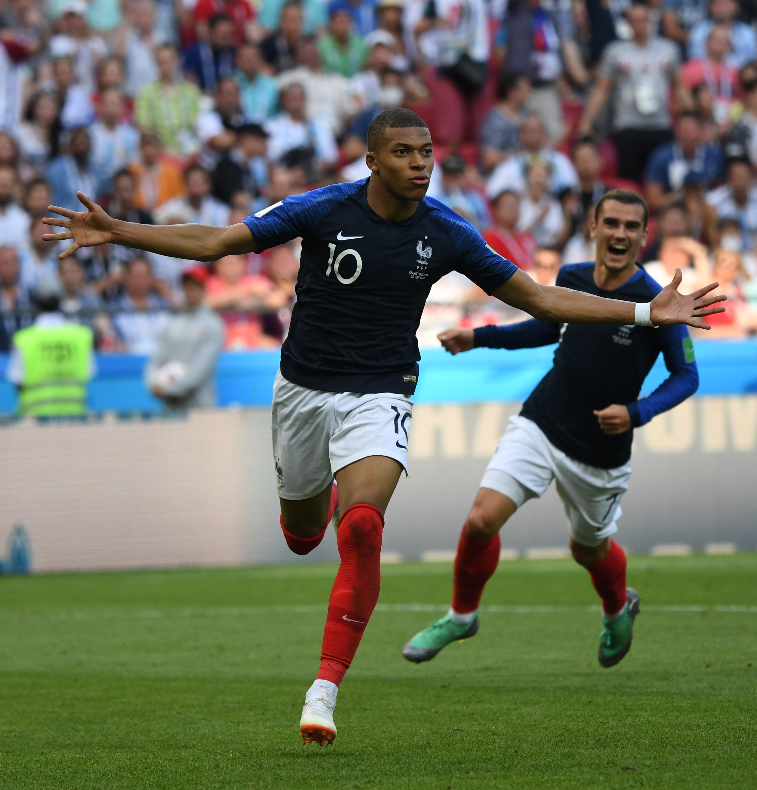 詹卢卡-西蒙尼谈朱利亚诺：父亲总说他是最好的，他前途无量（詹卢卡-西蒙尼评朱利亚诺：父亲盛赞其为最佳，前景无限）