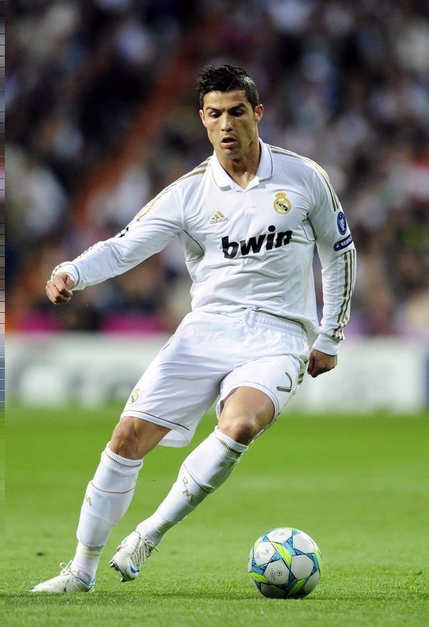 TA：阿隆索知道皇马出了什么问题，但他无力改变现状（TA：阿隆索清楚皇马症结所在，却难以扭转眼前局面）