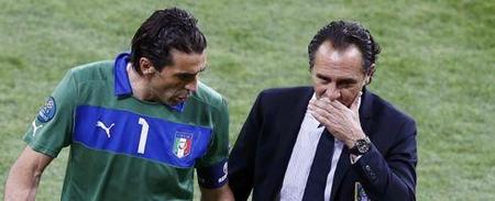 格里马尔多破门，勒沃库森队史第二次欧冠做客英格兰取得领先（格里马尔多建功，勒沃库森队史第二次欧冠英伦客场先拔头筹）