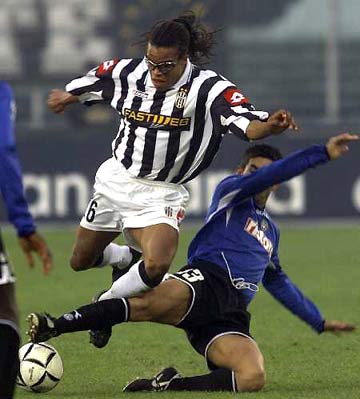 火箭哈登连续三场得分30+（哈登为火箭已连砍三场30+得分）