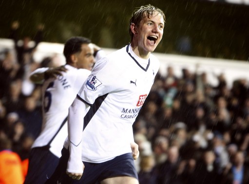 什琴斯尼因肠胃炎缺阵，巴塞罗那迎战奥萨苏纳冲击七连胜（什琴斯尼因胃肠炎缺席，巴塞罗那对阵奥萨苏纳力争七连胜）