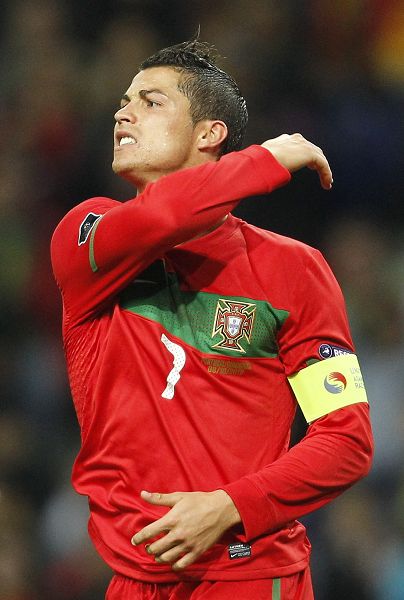 勒沃库森在德甲赛场37次不敌多特，只有对拜仁药厂输球更多（勒沃库森德甲对多特37负，仅对拜仁输得更多）