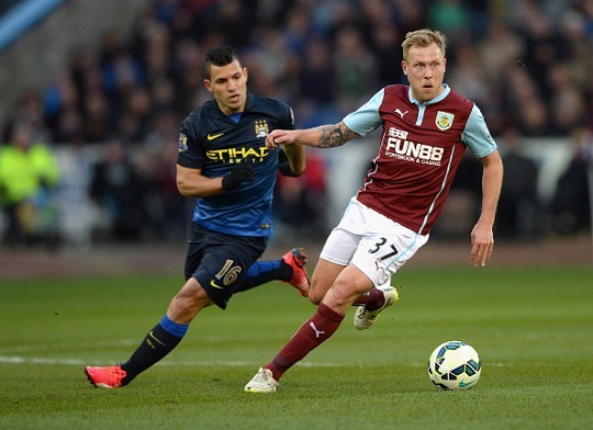 福登英超进球数达到63球，超越62球的贝克汉姆及亚亚·图雷（福登英超进球达63球，超越贝克汉姆与亚亚·图雷的62球）