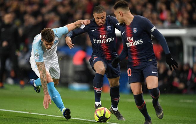 梅西：踢球不会在意纪录；希望能够参加2026世界杯（梅西：踢球不为纪录，盼出战2026年世界杯）