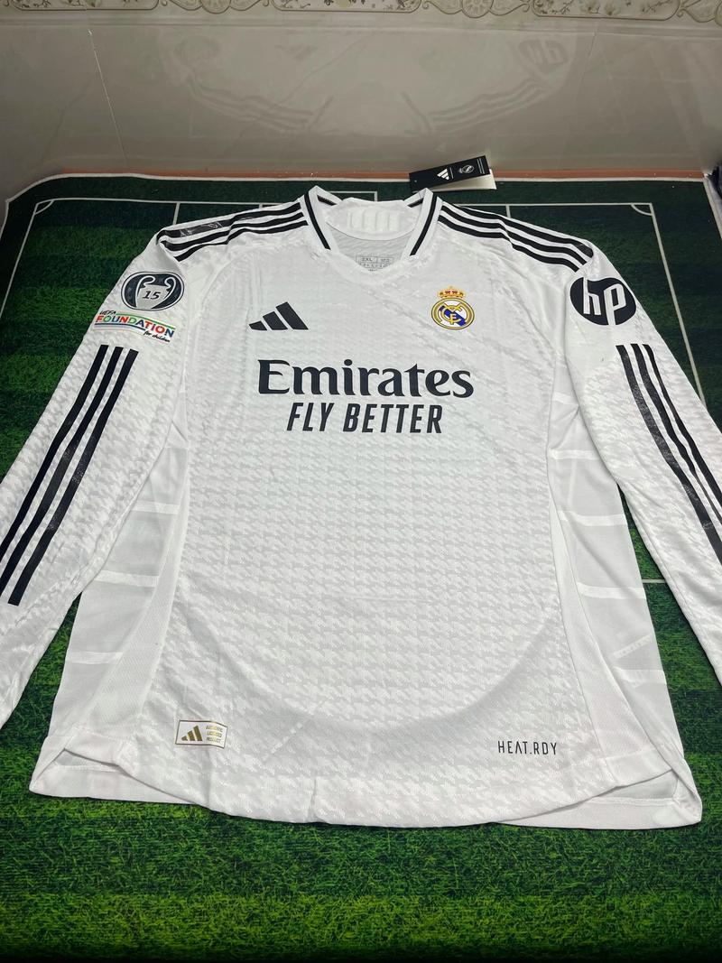 北京国安队获足协杯赛冠军，贺信来了！（北京国安捧起足协杯冠军，贺信送达！）