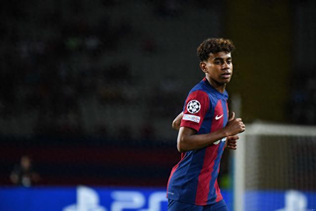 全市场：意甲多家俱乐部有意齐尔克泽，曼联尚未批准其离队（全市场：齐尔克泽获多支意甲球队青睐，曼联暂未批准放行）