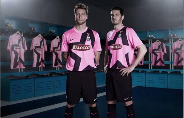 莱万传记：巴萨曾要求停止进球，不然需付给拜仁250万奖金（莱万传记披露：为避免向拜仁支付250万欧奖金，巴萨曾要求他别再进球）