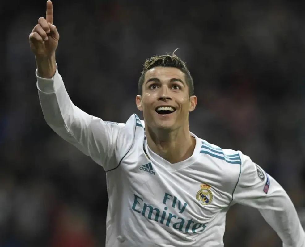 安东内拉晒为蒂亚戈庆生照，举办了一个巴萨主题生日派对