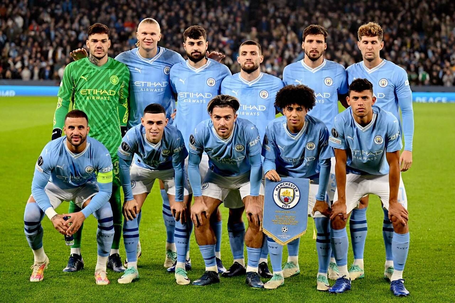 懂球帝足协杯冠军海报：国安是冠军！（懂球帝发布足协杯夺冠海报：国安加冕冠军！）