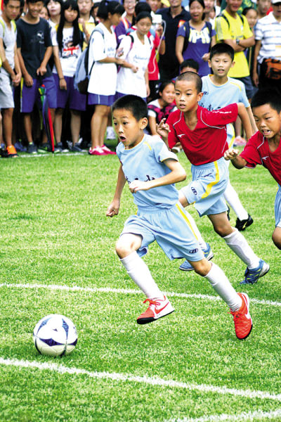 世体：亚马尔接连缺席国家队比赛，下次比赛或与梅西交手（世体：亚马尔连续未出战国家队，下一战或将对决梅西）