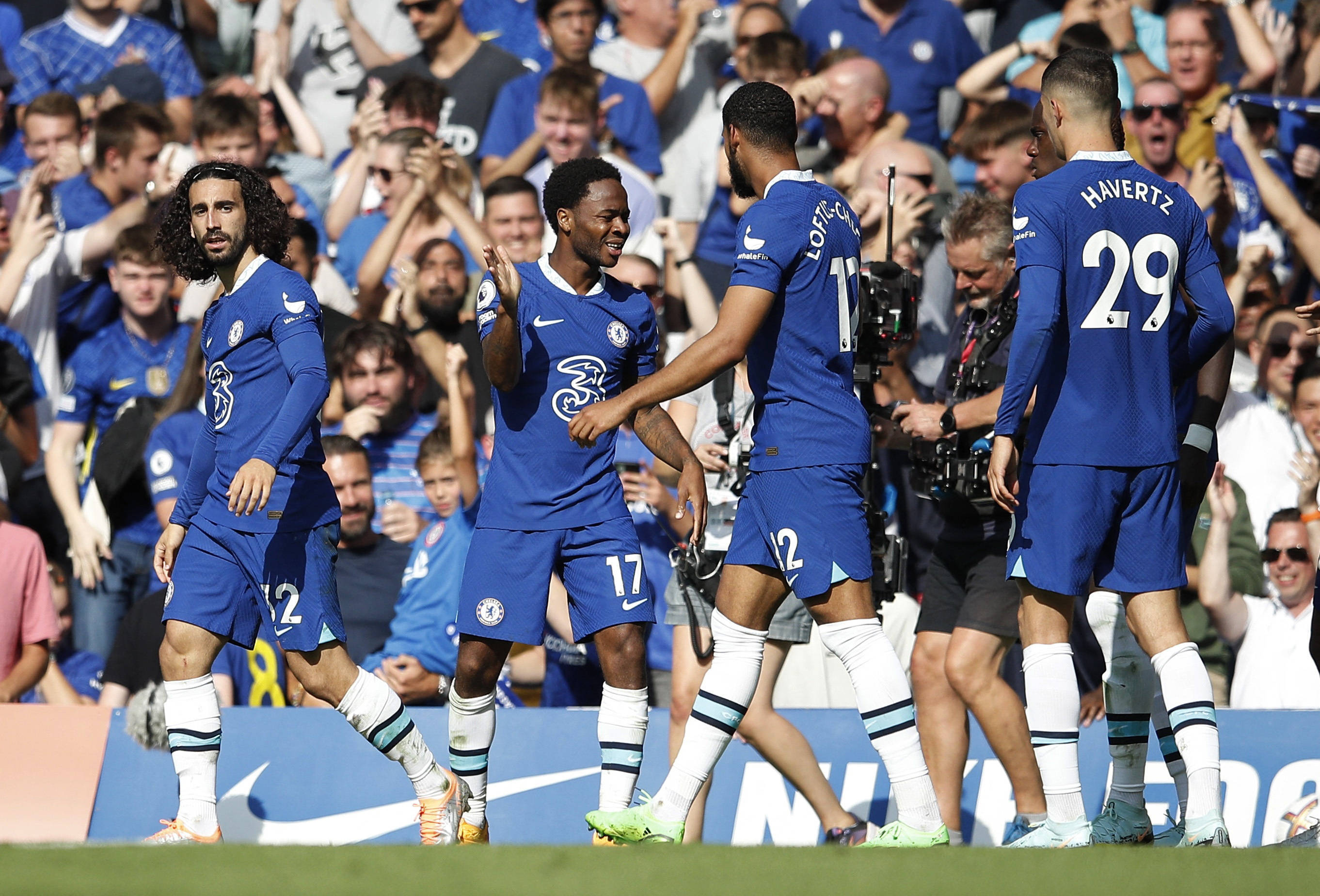 17岁273天，卡尔是拜仁队史德甲单场传射建功最年轻的球员（17岁273天！卡尔刷新拜仁纪录，成德甲单场传射最年轻球员）