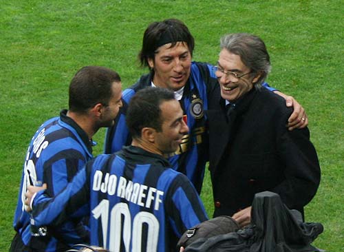 邮报评曼联近5年引援TOP30：姆伯莫第1，C罗第4，桑乔垫底（曼联近五年引援30强榜出炉：《邮报》评姆伯莫登顶，C罗第4，桑乔垫底）